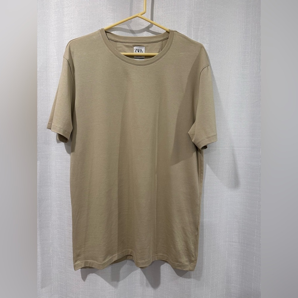 ZARA Men Slim Fit T-Shirt, size XL, Color light Brown/Beige